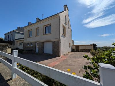 Maison - 140 m² - 9 pièces