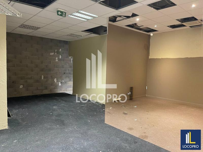 Local commercial - 182 m²