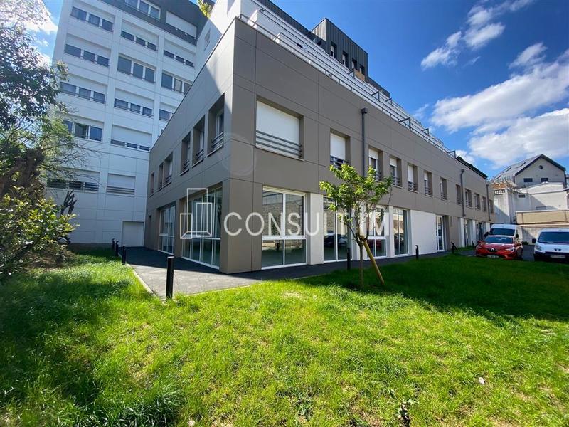 Local d'activité / Entrepôt - 827 m²