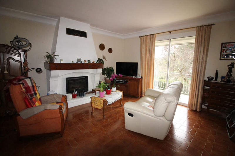 Maison - 201 m² - 7 pièces