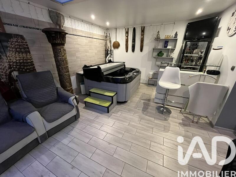 Maison de ville - 188 m² - 9 pièces