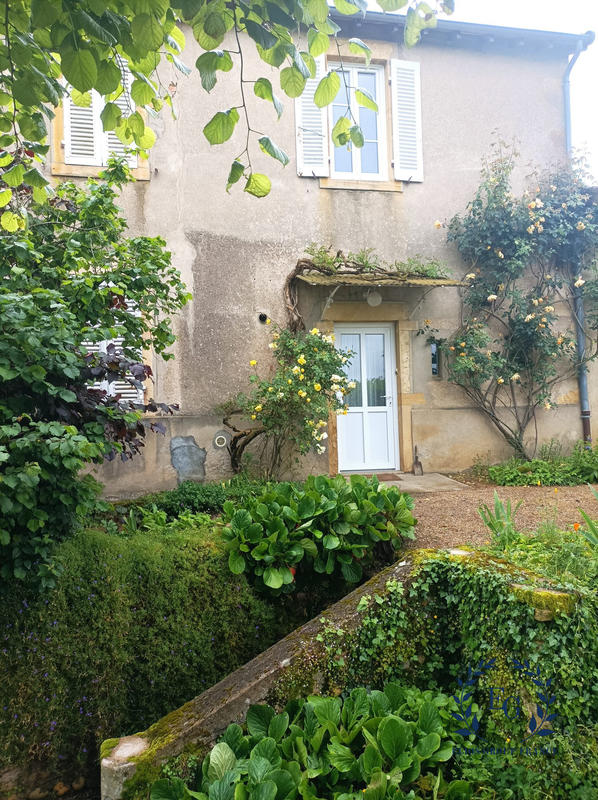 Maison traditionnelle - 104 m² - 4 pièces