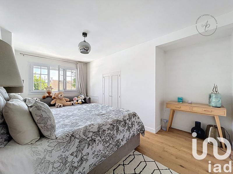 Maison - 225 m² - 7 pièces