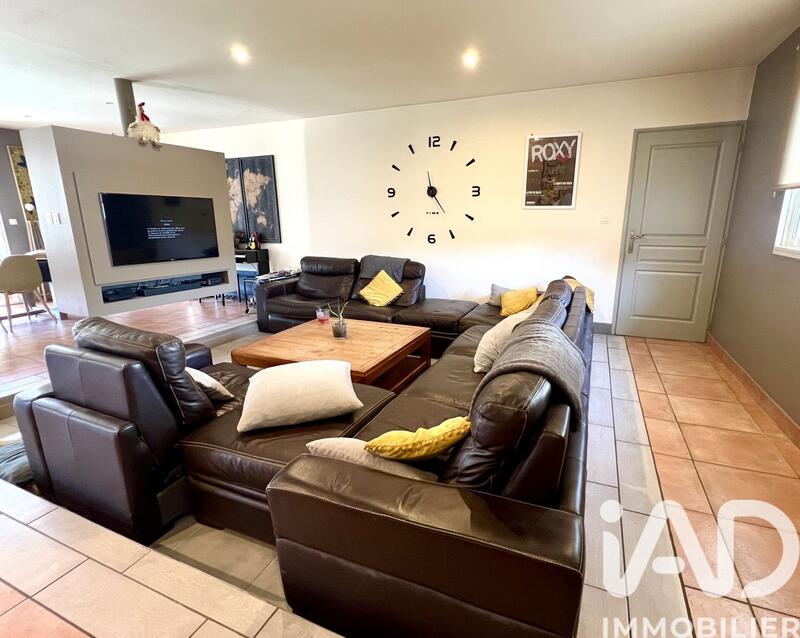 Maison - 270 m² - 8 pièces