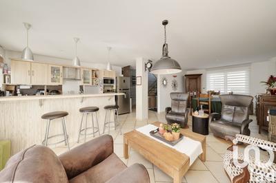 Maison - 122 m² - 6 pièces