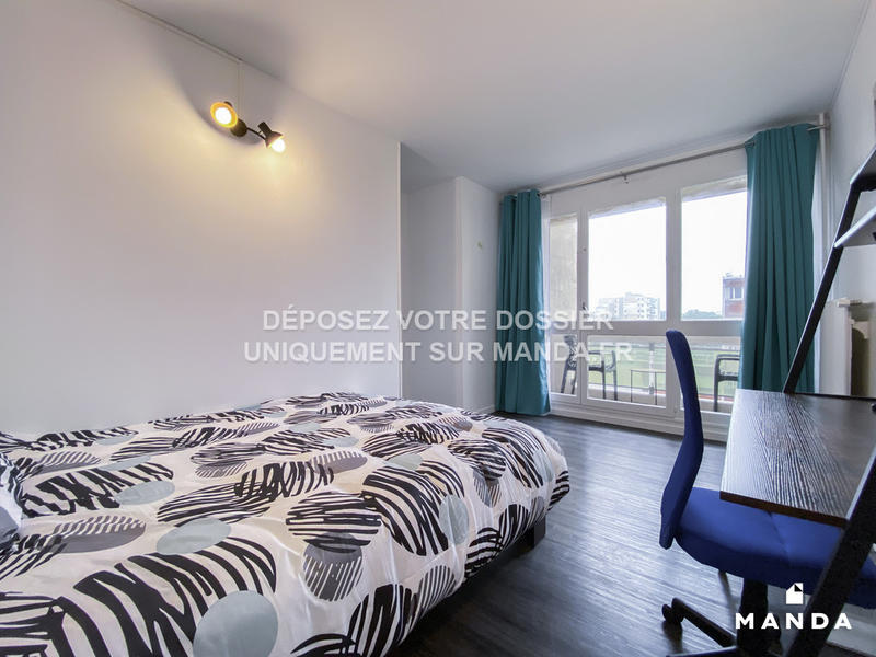 Chambre - 14 m² - 6 pièces