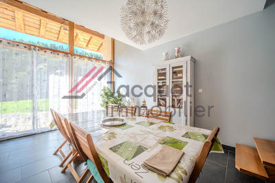 Maison - 300 m² - 9 pièces