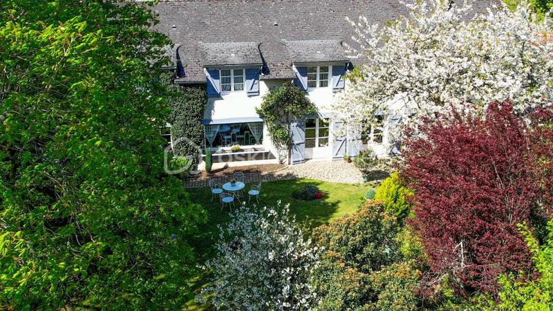 Propriété - 283 m² - 7 pièces