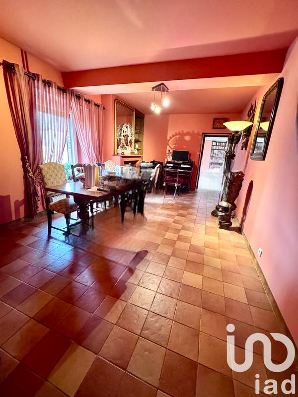 Maison - 230 m² - 8 pièces