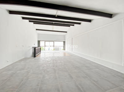 Local commercial - 230 m²