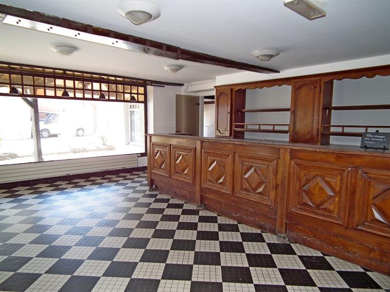 Maison - 996 m² - 22 pièces