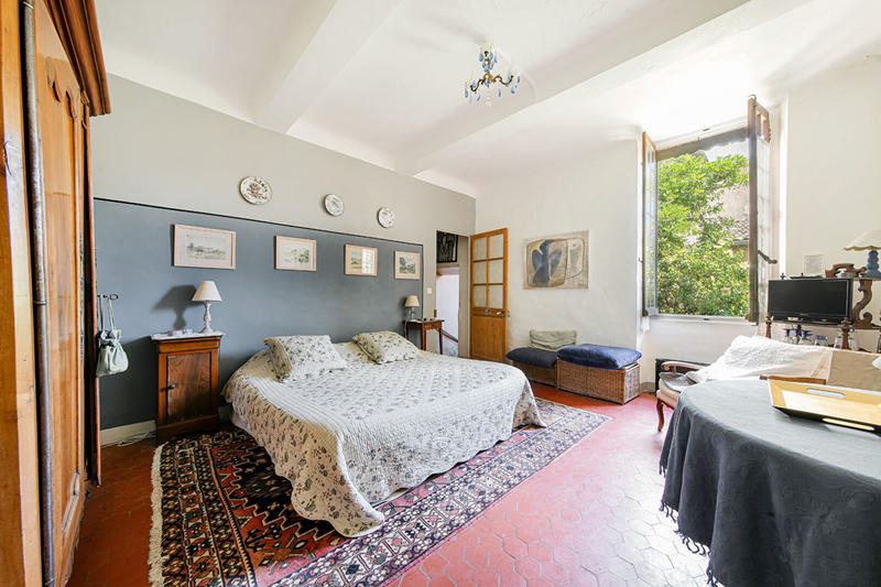 Maison - 456 m² - 14 pièces