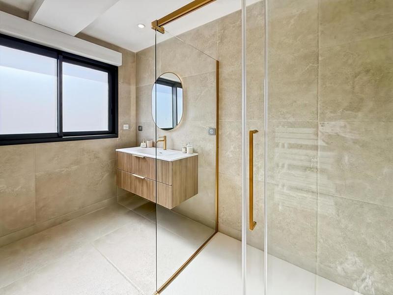 Maison - 215 m² - 5 pièces