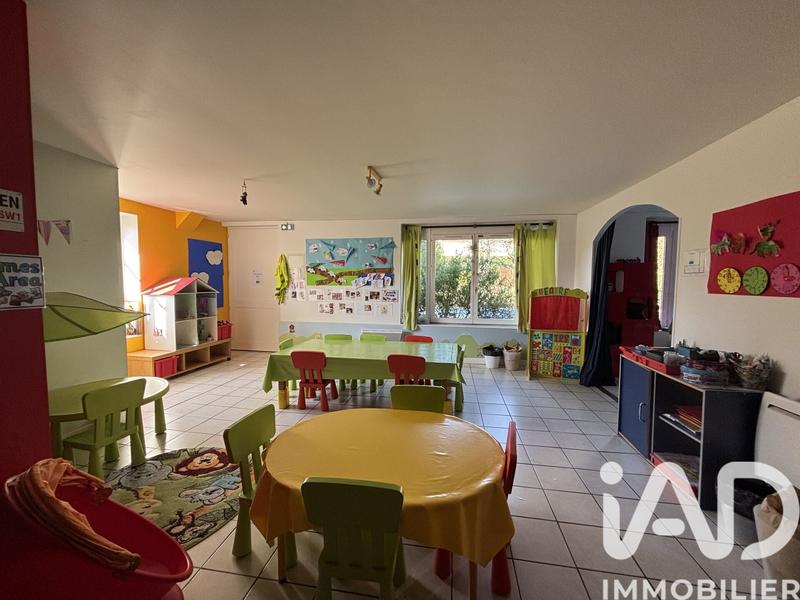 Maison - 451 m² - 12 pièces