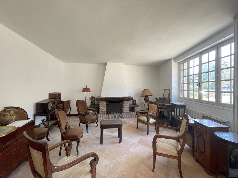 Maison - 249 m² - 9 pièces