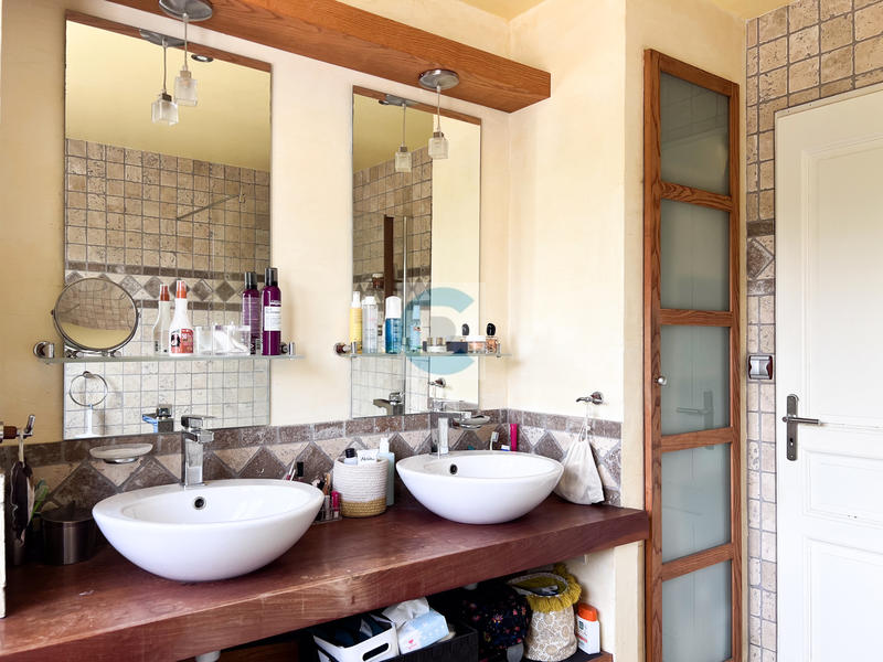 Maison - 137 m² - 5 pièces