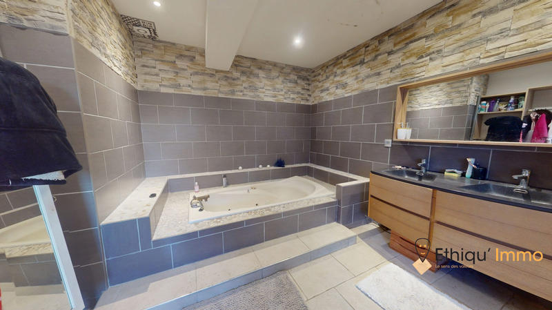 Maison ancienne - 200 m² - 5 pièces