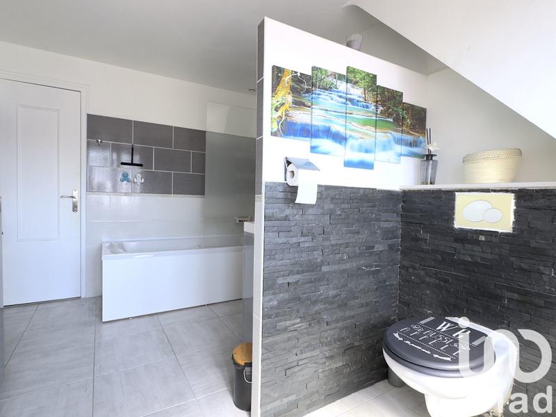 Maison - 143 m² - 7 pièces