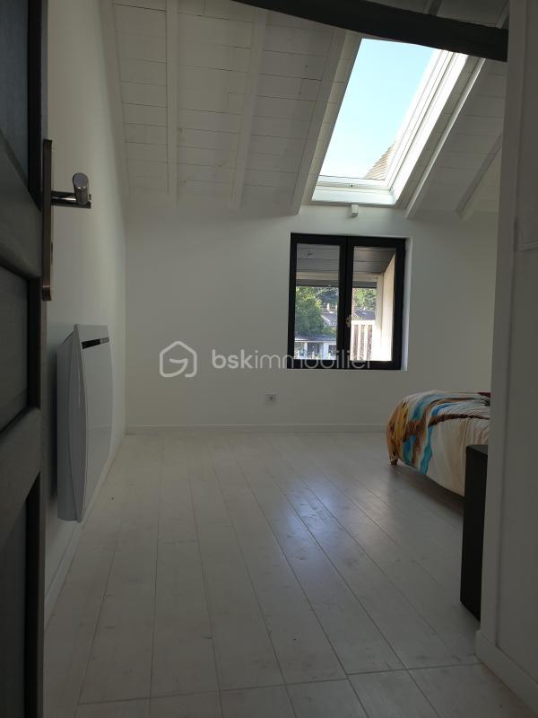 Maison - 230 m² - 8 pièces