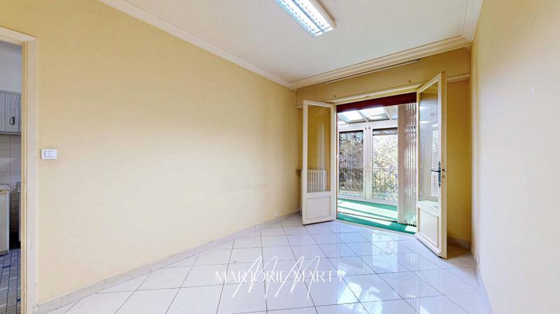 Propriété - 248 m² - 11 pièces