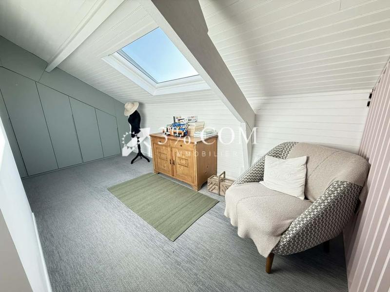 Maison - 180 m² - 8 pièces