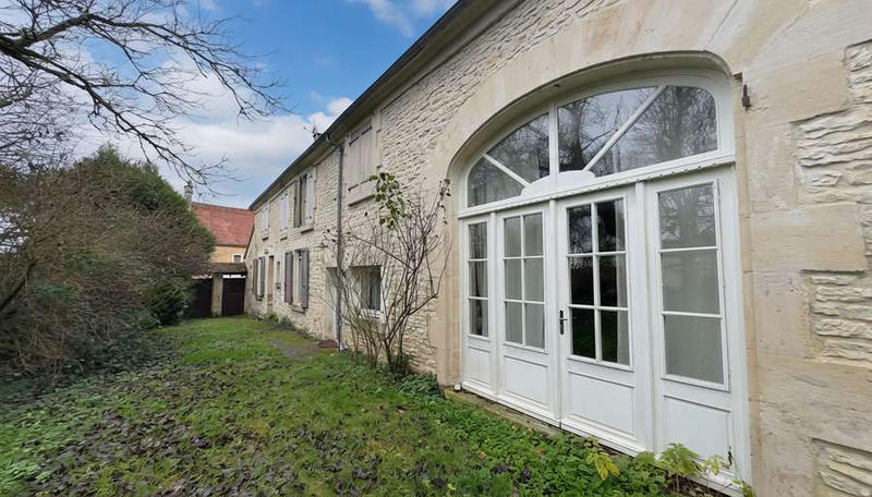 Maison - 280 m² - 11 pièces