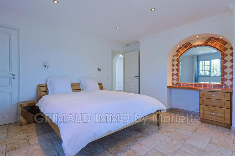 Maison - 190 m² - 6 pièces