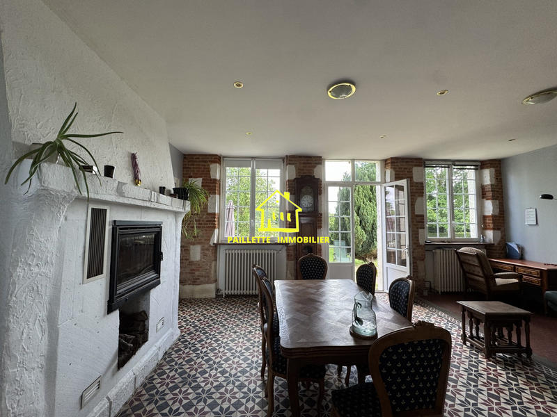 Maison - 297 m² - 9 pièces