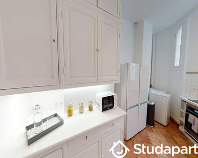 Chambre - 150 m² - 1 pièce