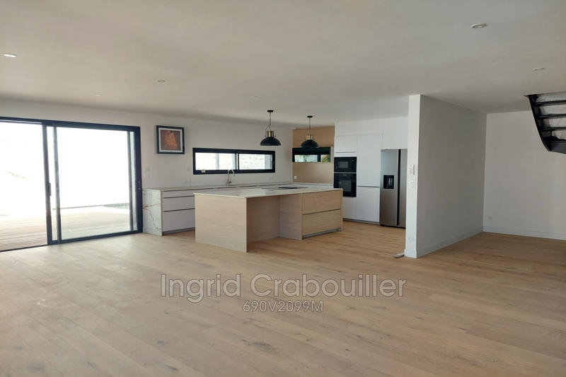 Villa - 212 m² - 6 pièces