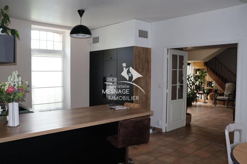 Demeure - 224 m² - 8 pièces