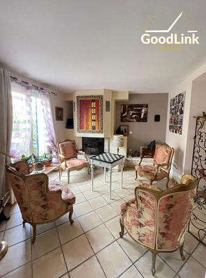 Maison - 255 m² - 7 pièces