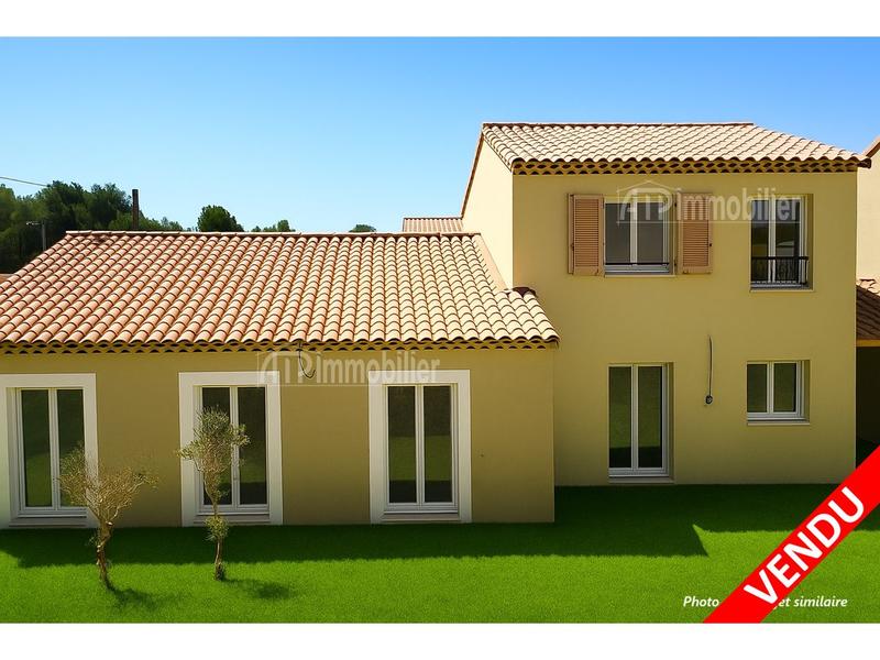 Maison traditionnelle - 80 m² - 4 pièces