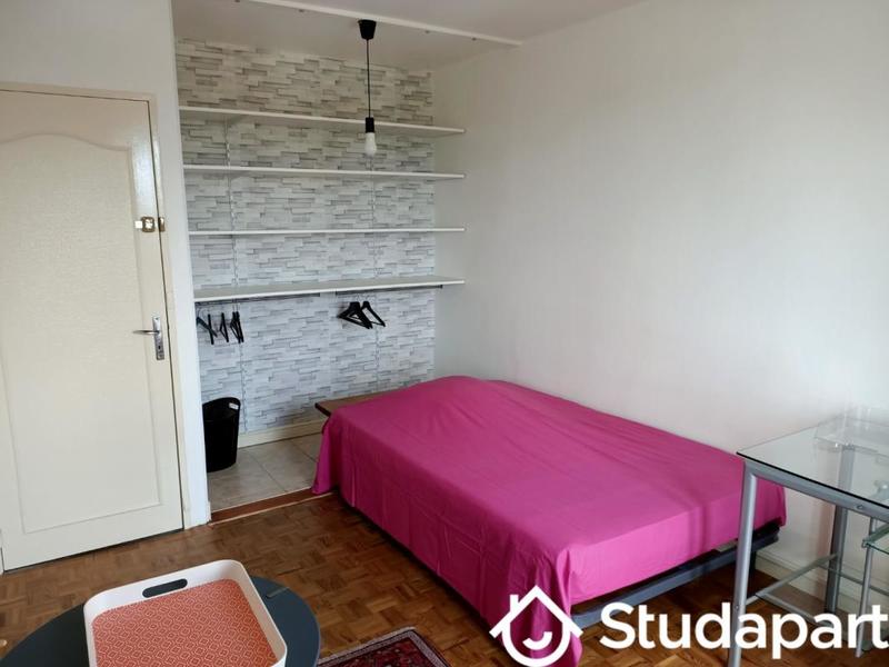 Chambre - 14 m² - 1 pièce