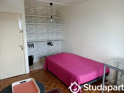 Chambre - 14 m² - 1 pièce