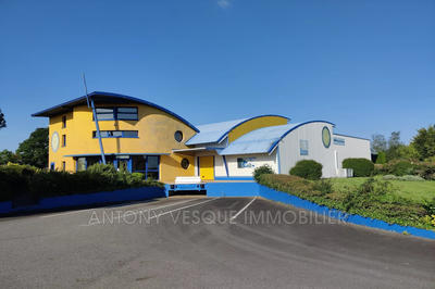 Local commercial - 1 140 m²