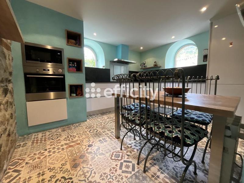 Maison - 195 m² - 10 pièces