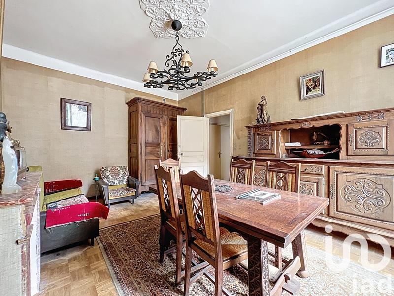 Maison - 228 m² - 19 pièces