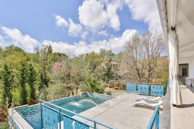 Maison contemporaine - 340 m² - 8 pièces