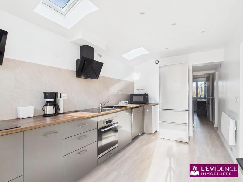 Maison - 150 m² - 9 pièces