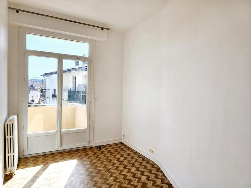Appartement - 100 m² - 3 pièces