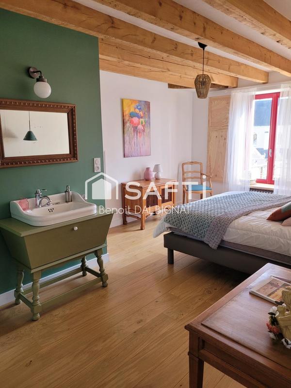 Maison - 361 m² - 12 pièces