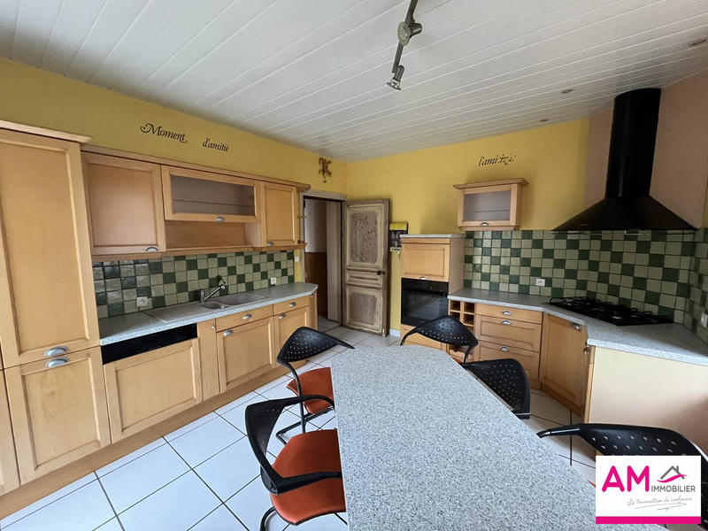 Maison - 300 m² - 10 pièces