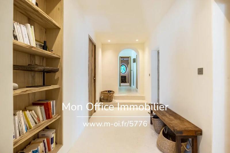 Propriété - 475 m² - 10 pièces