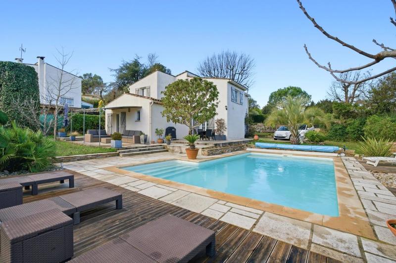 Villa - 107 m² - 6 pièces