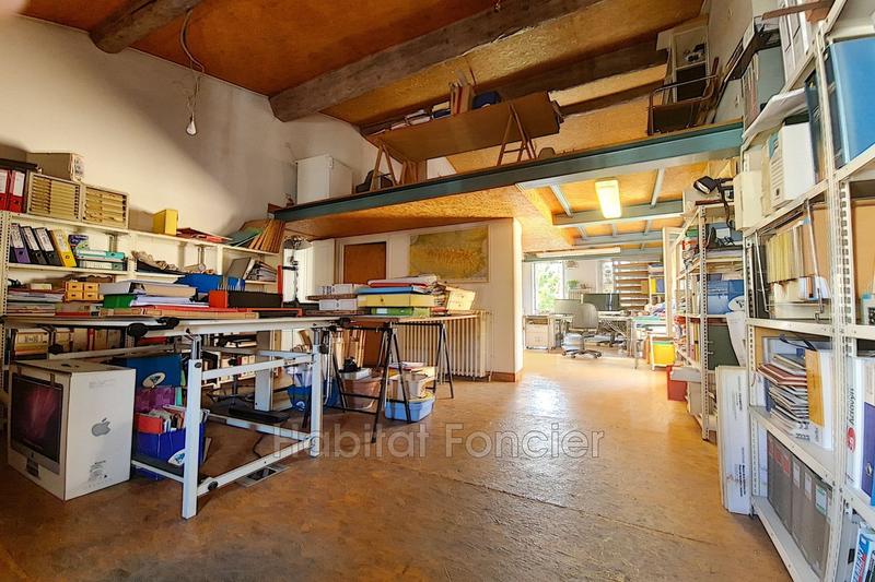 Propriété - 880 m² - 20 pièces