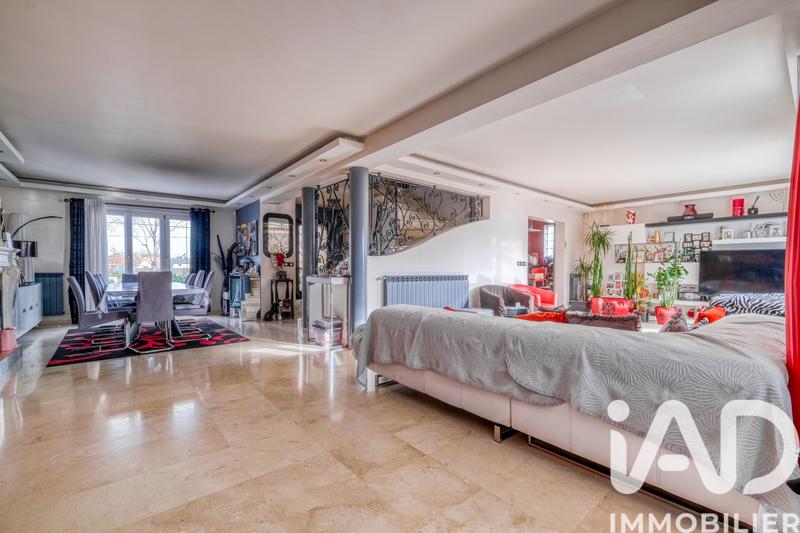 Maison - 269 m² - 8 pièces