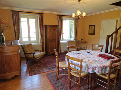 Maison - 186 m² - 8 pièces