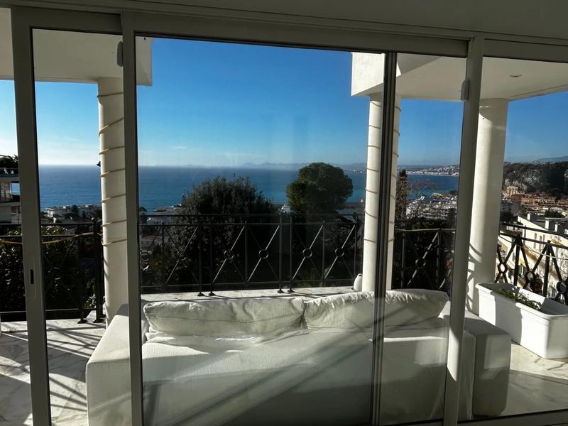 Villa - 325 m² - 6 pièces