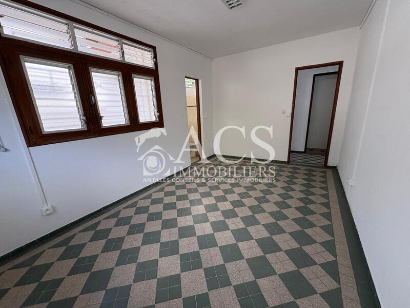 Maison - 204 m² - 5 pièces